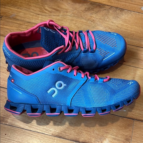 On Cloud X Women's Swiss Engineered Comfort Fit Running Shoes - Blue Pink - 8.5 - Picture 5 of 7